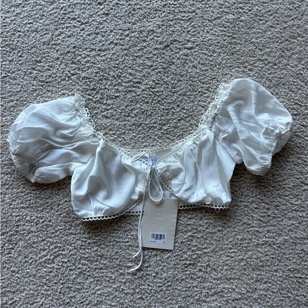 Cropped puff sleeve tie top